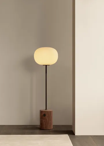 JWDA gulvlampe - Red travertine, 130 cm - Audo Copenhagen