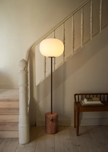 JWDA gulvlampe - Red travertine, 130 cm - Audo Copenhagen