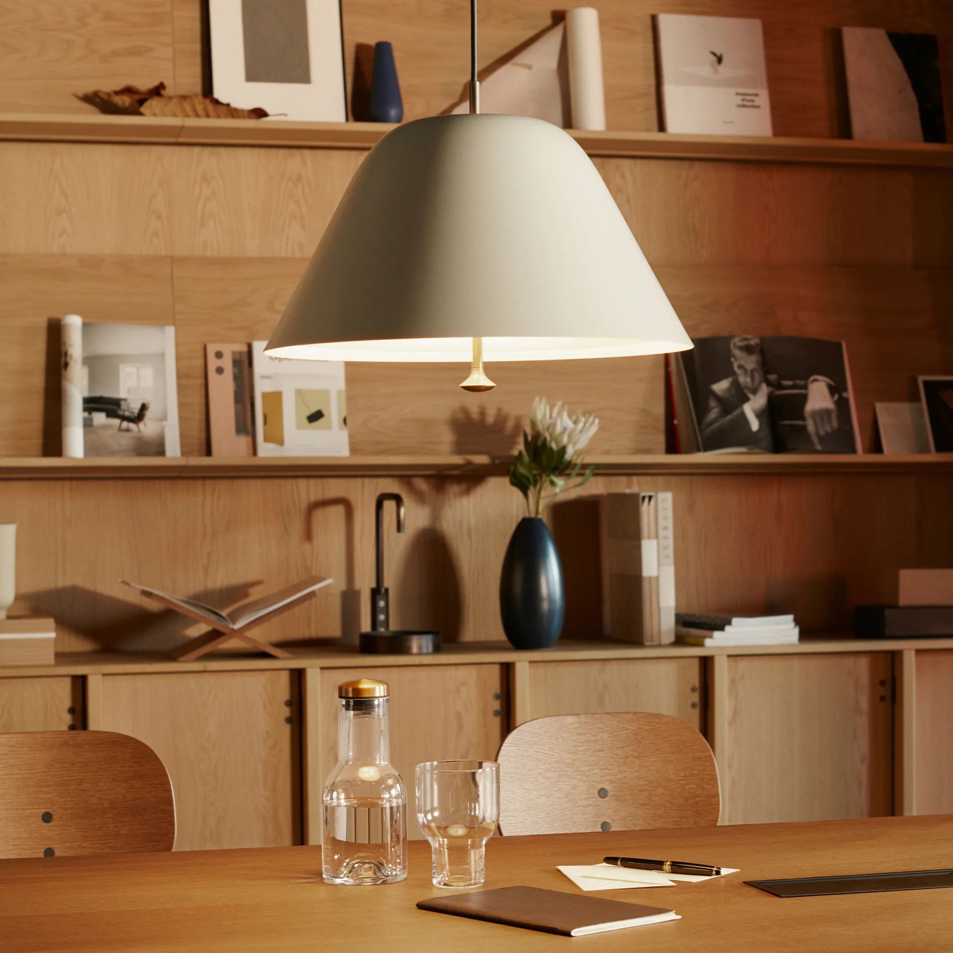 Levitate pendel Ø40 cm, Grå/Bronzeret messing Audo Copenhagen