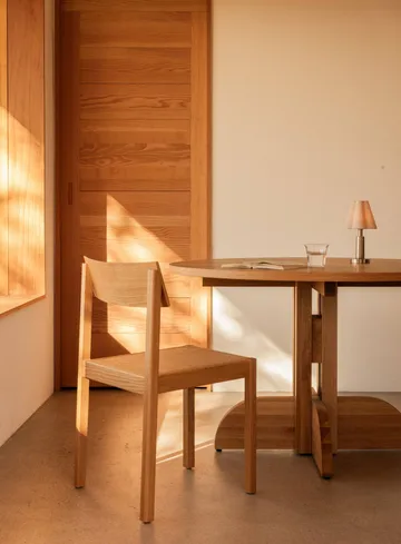 Puffin Dining Table spisebord Oak Veneer Natural - Natur egfiner, Ø140 cm - Audo Copenhagen