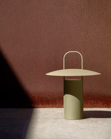 RAY bærbar bordlampe - Dusty Green - Audo Copenhagen