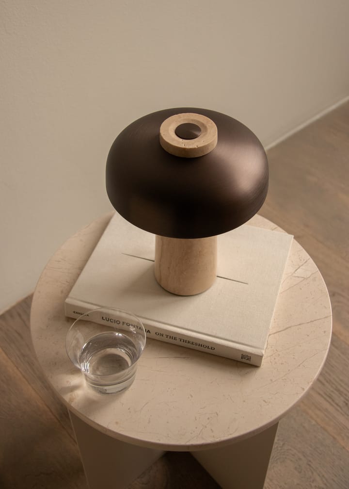 Reverse bærbar bordlampe 24,5 cm, Travertine-bronzed aluminium Audo Copenhagen