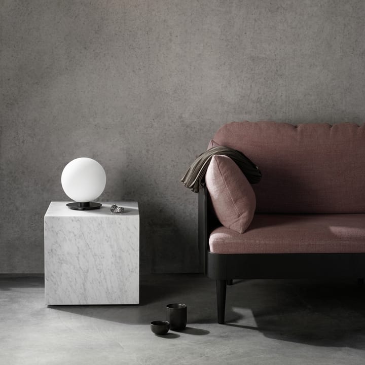 TR Bulb plafond, opal shiny, sort beslag Audo Copenhagen