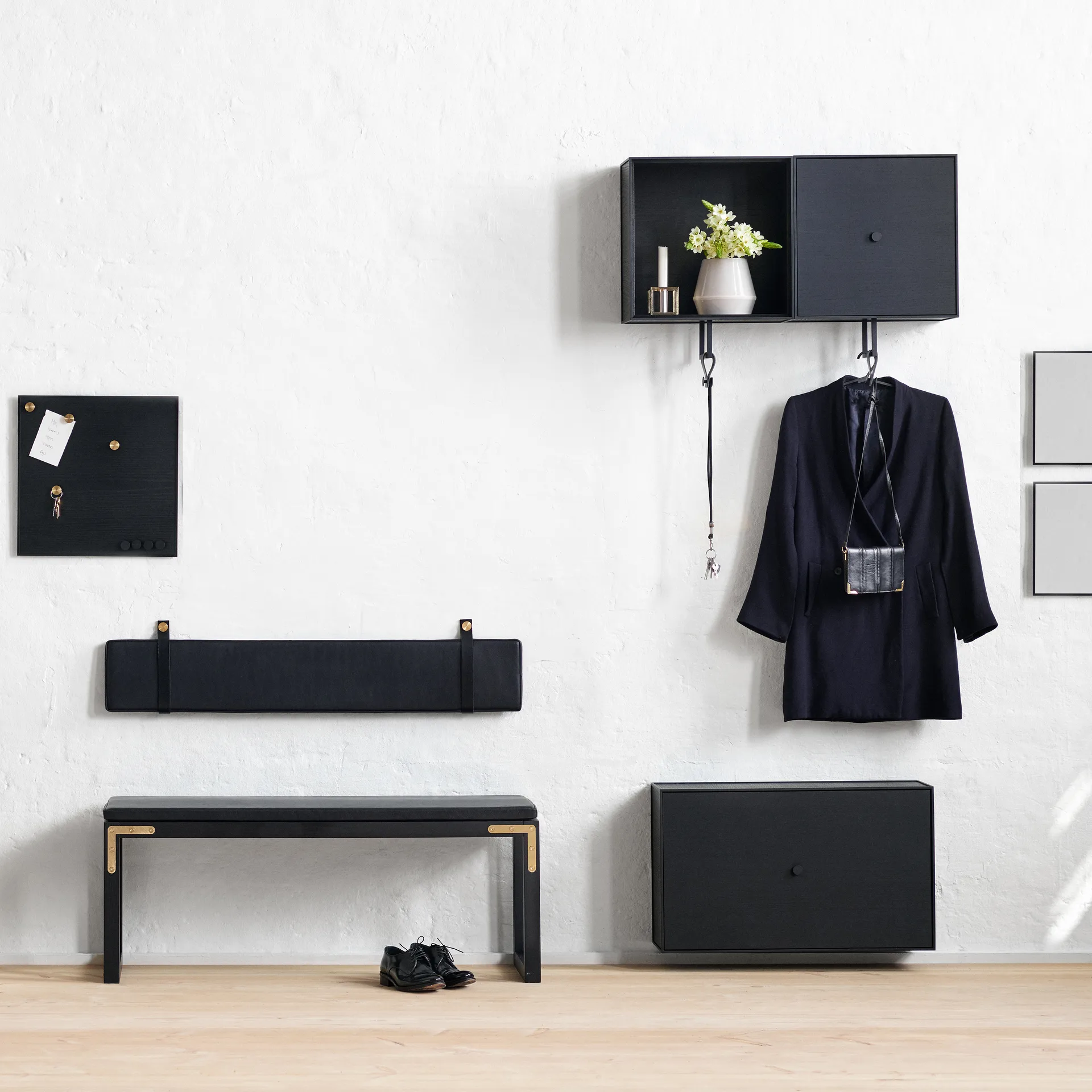 View spejl 30x30 cm, sort Audo Copenhagen