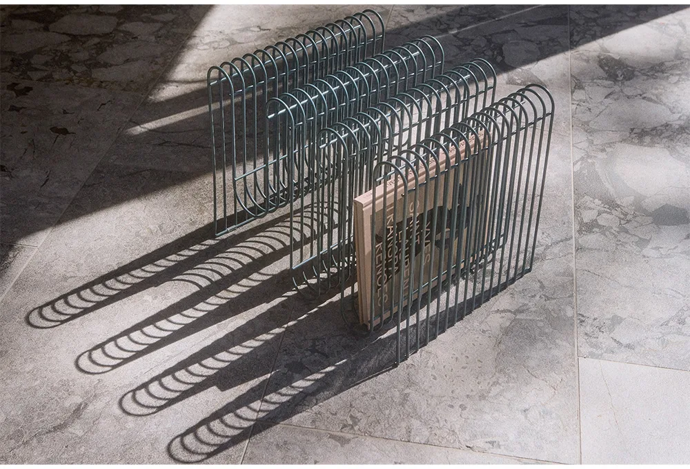 Curva avisholder, Dusty blue AYTM