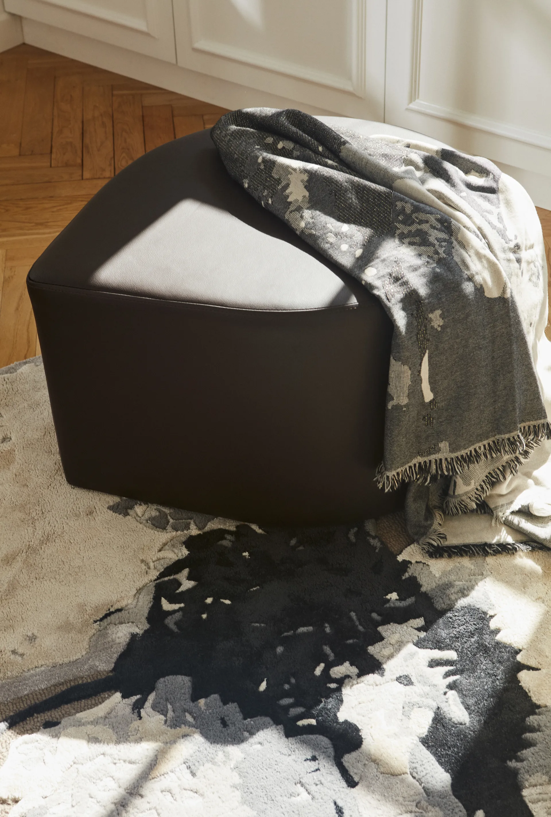 Floreo plaid 130x170 cm, Hvid/Grå AYTM