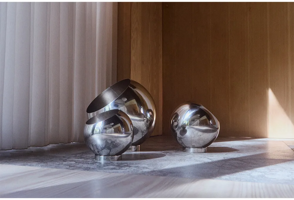 Globe urtepotte Ø17 cm, Silver AYTM