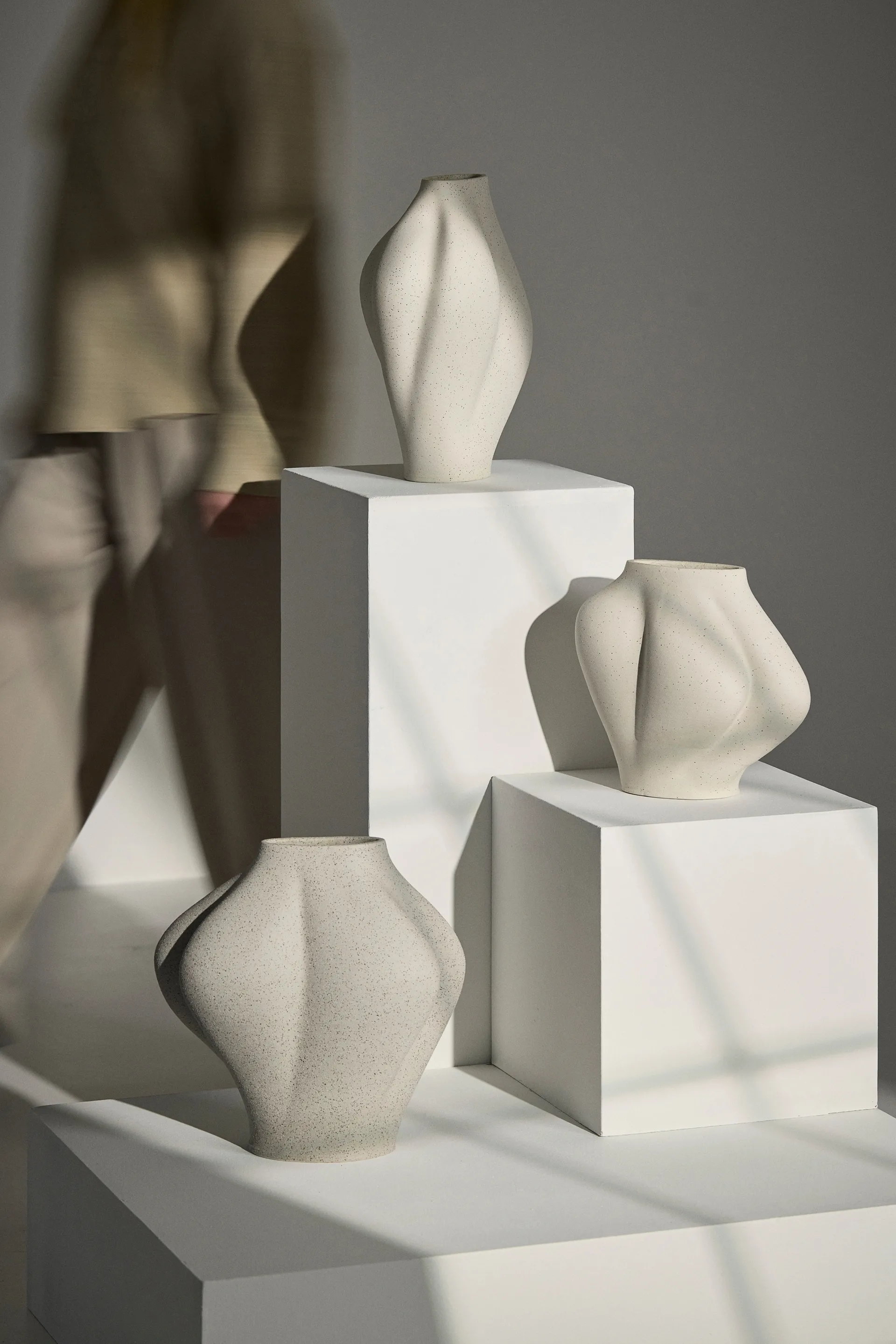 Saltare vase, Taupe, Ø13,8x30 cm AYTM