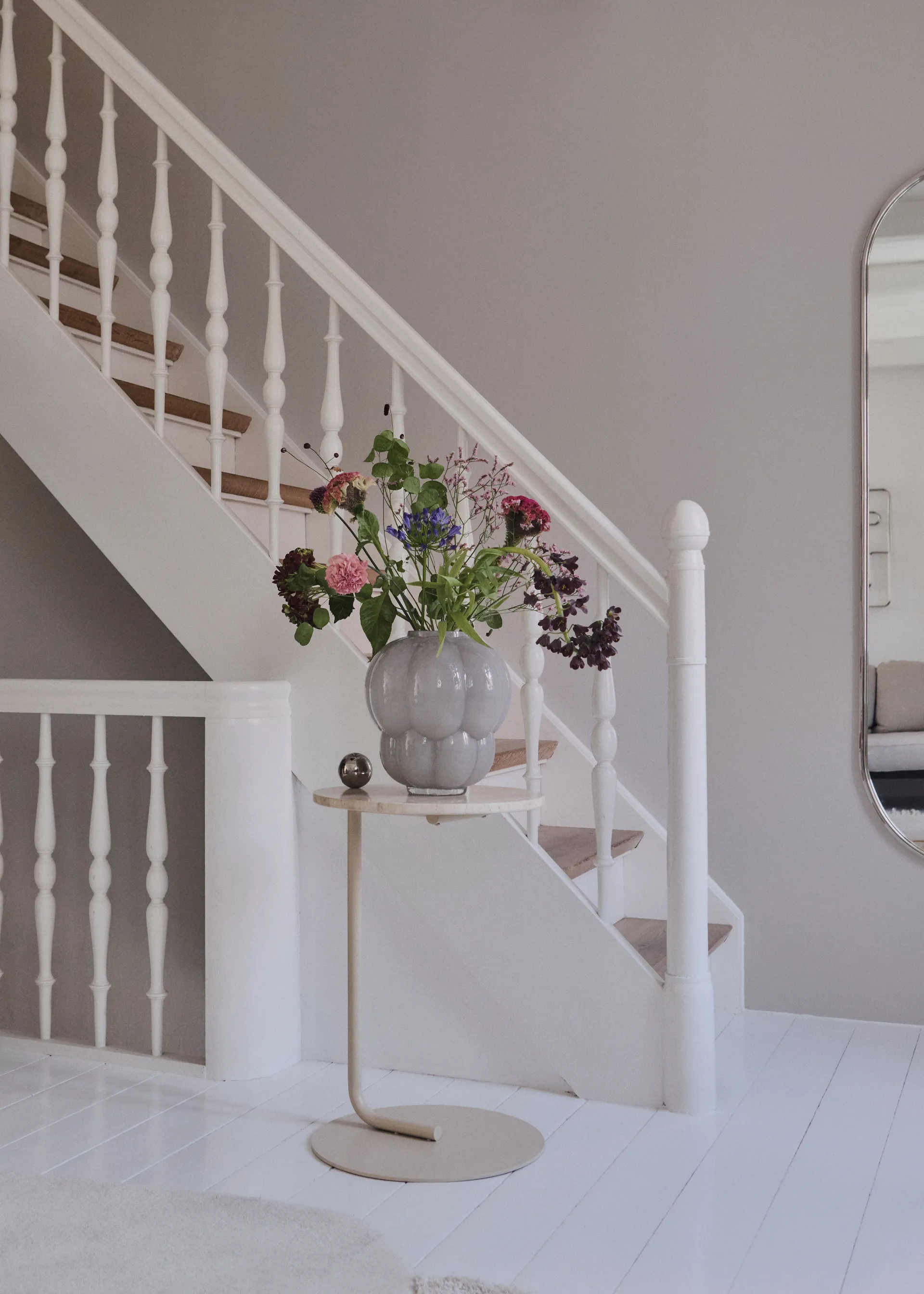 Uva vase 35 cm, Dove Grey AYTM