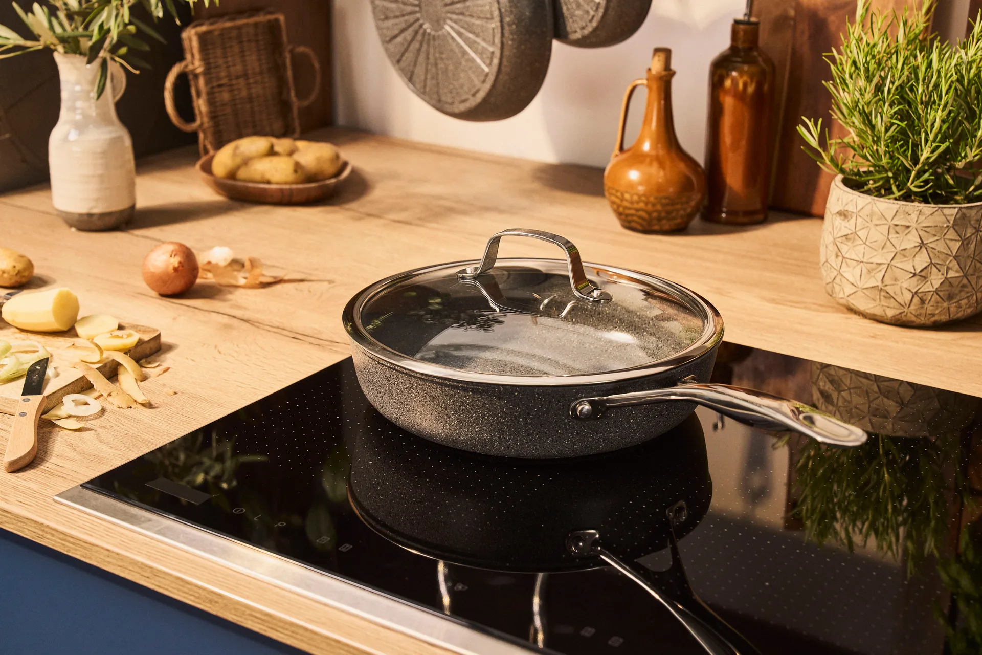 Salina Ceramic Granit sautépande med glaslåg, 28 cm Ballarini