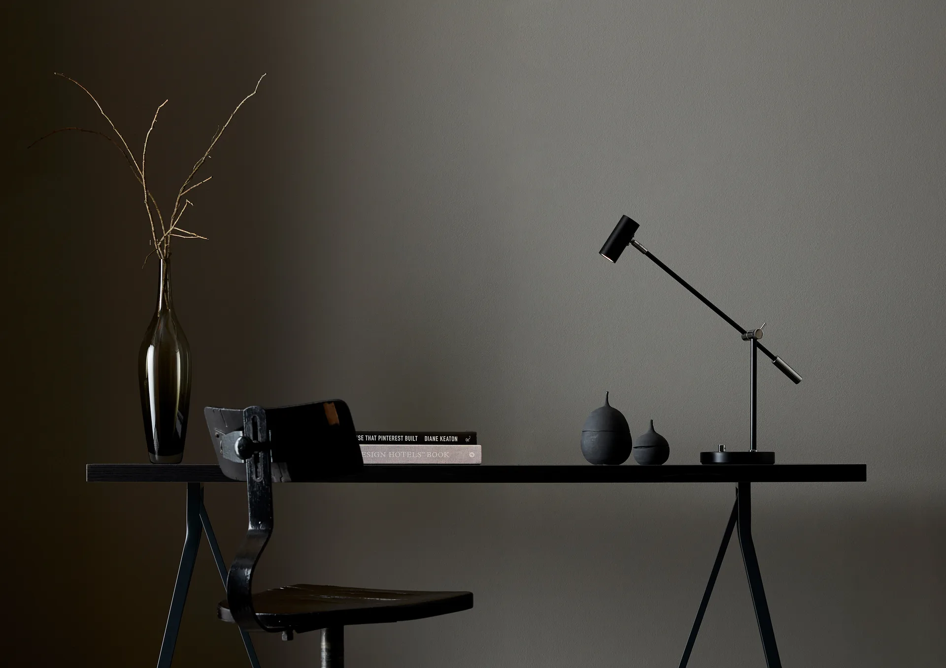 Cato bordlampe, mat sort Belid