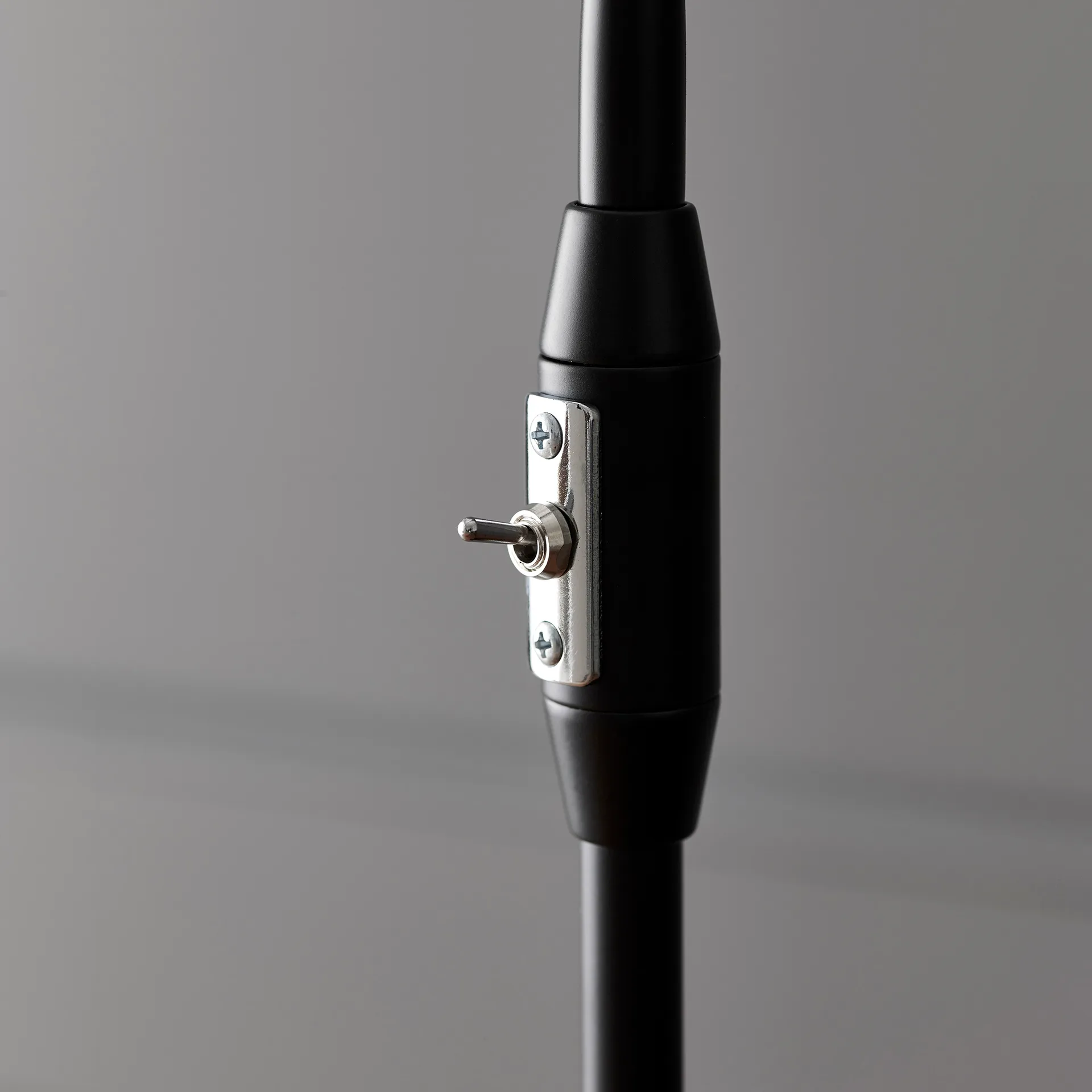 Ledro gulvlampe, Mat sort Belid