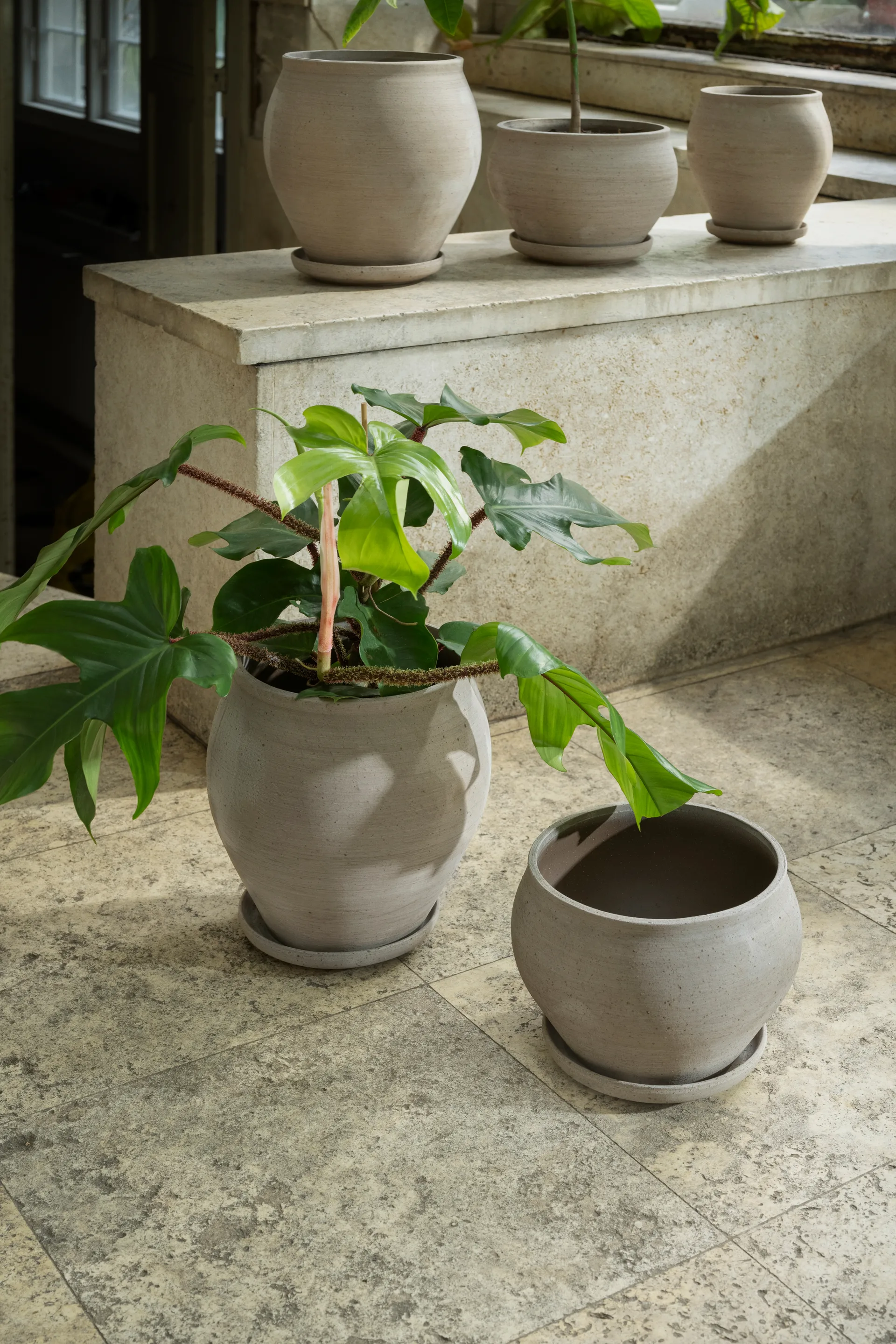 Delphi krukke med underskål 2 dele, Grey, Ø24 cm, low Bergs Potter