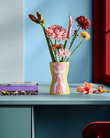 Nina vase - Gul-lyserød, 22 cm - Bjørn Wiinblad