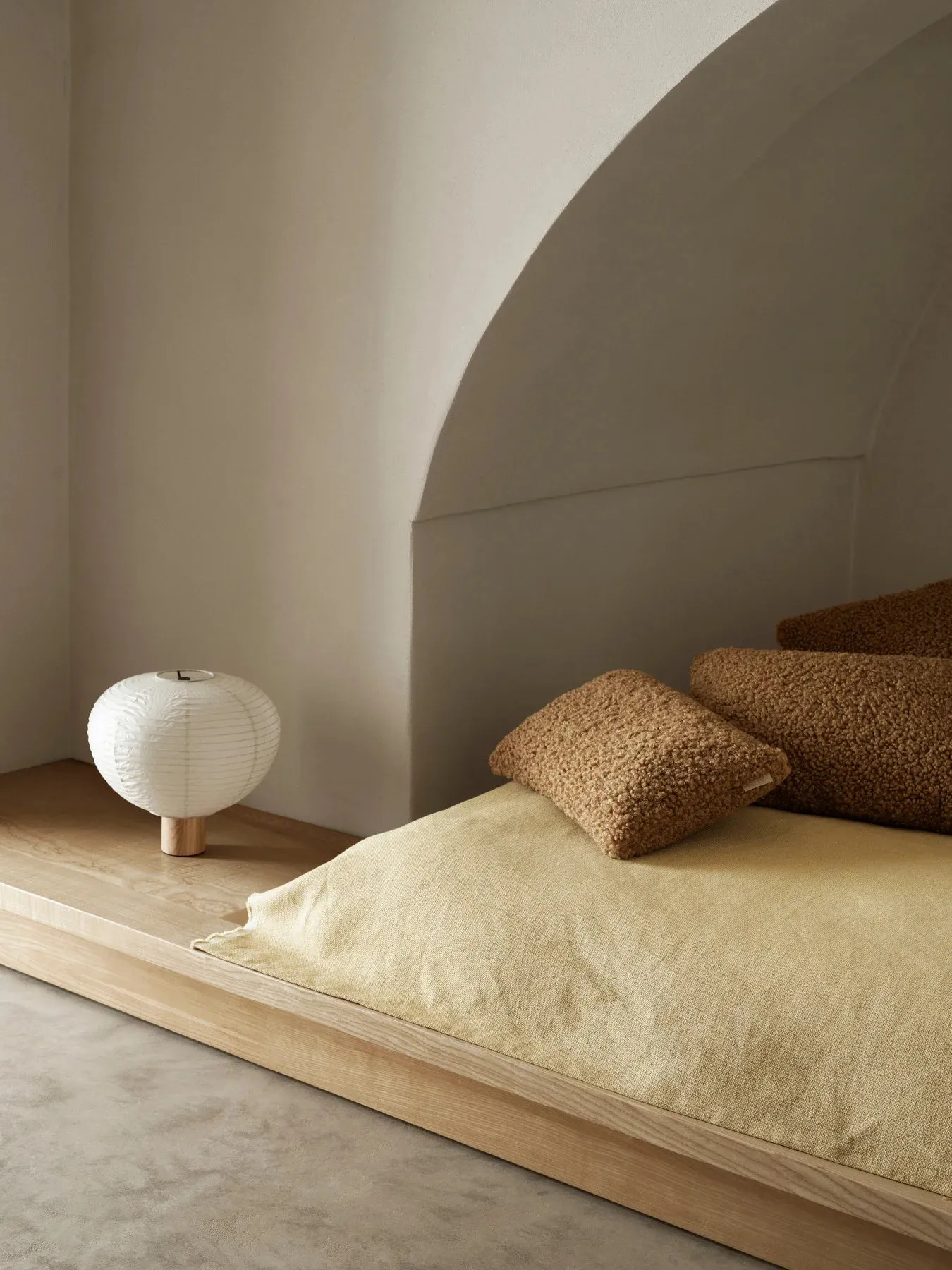 Kami bordlampe, Eg, Ø32 cm blomus