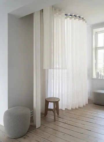 Kuon puf Ø48x45 cm - Boucla beige - blomus