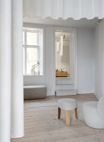 Kuon skammel Ø47x45 cm - Boucla beige - blomus