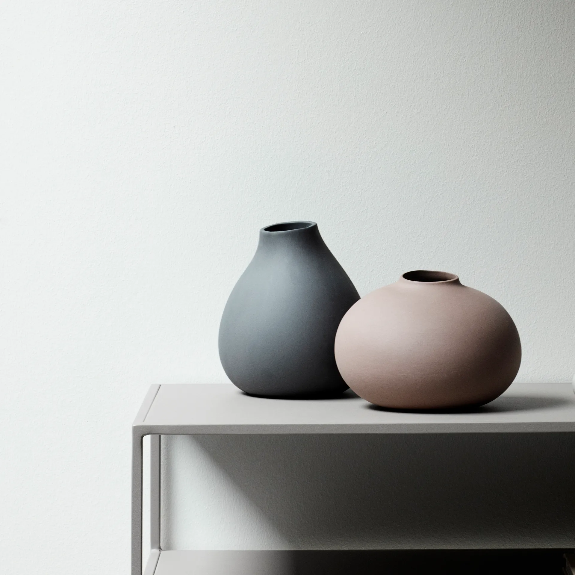 Nona vase 3-pak, Pewter-micro chip-bark blomus