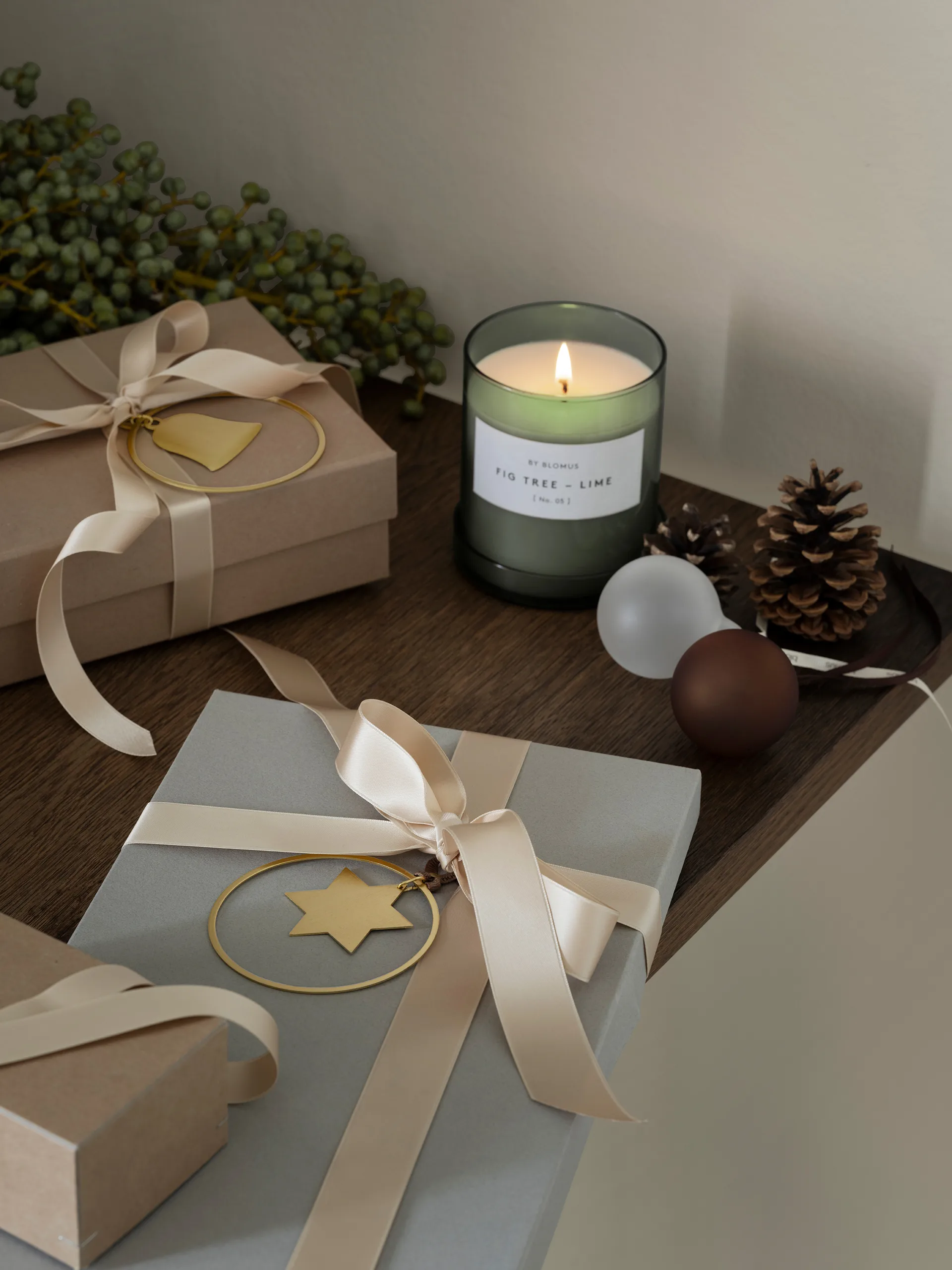 Valoa duftlys 45 timer, Figen/Lime Agave Green blomus