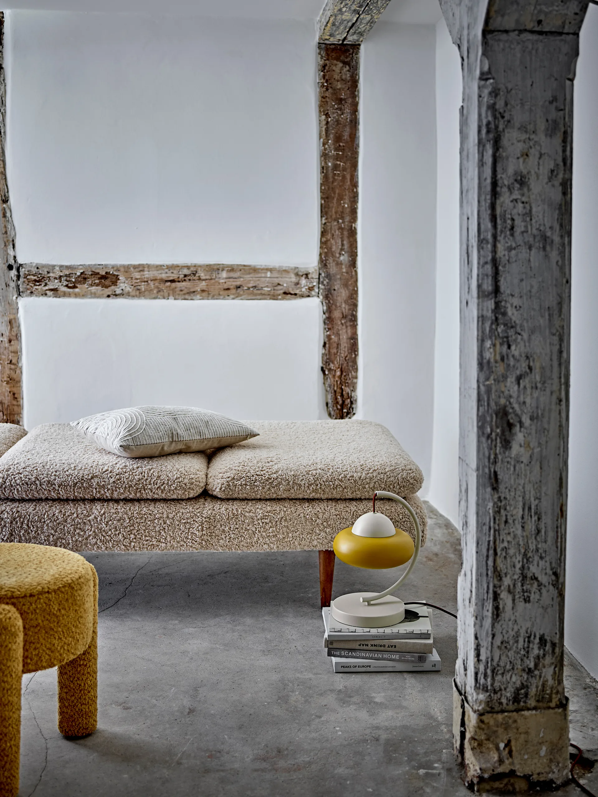 Bruno skammel Ø42 cm, Gul Bloomingville