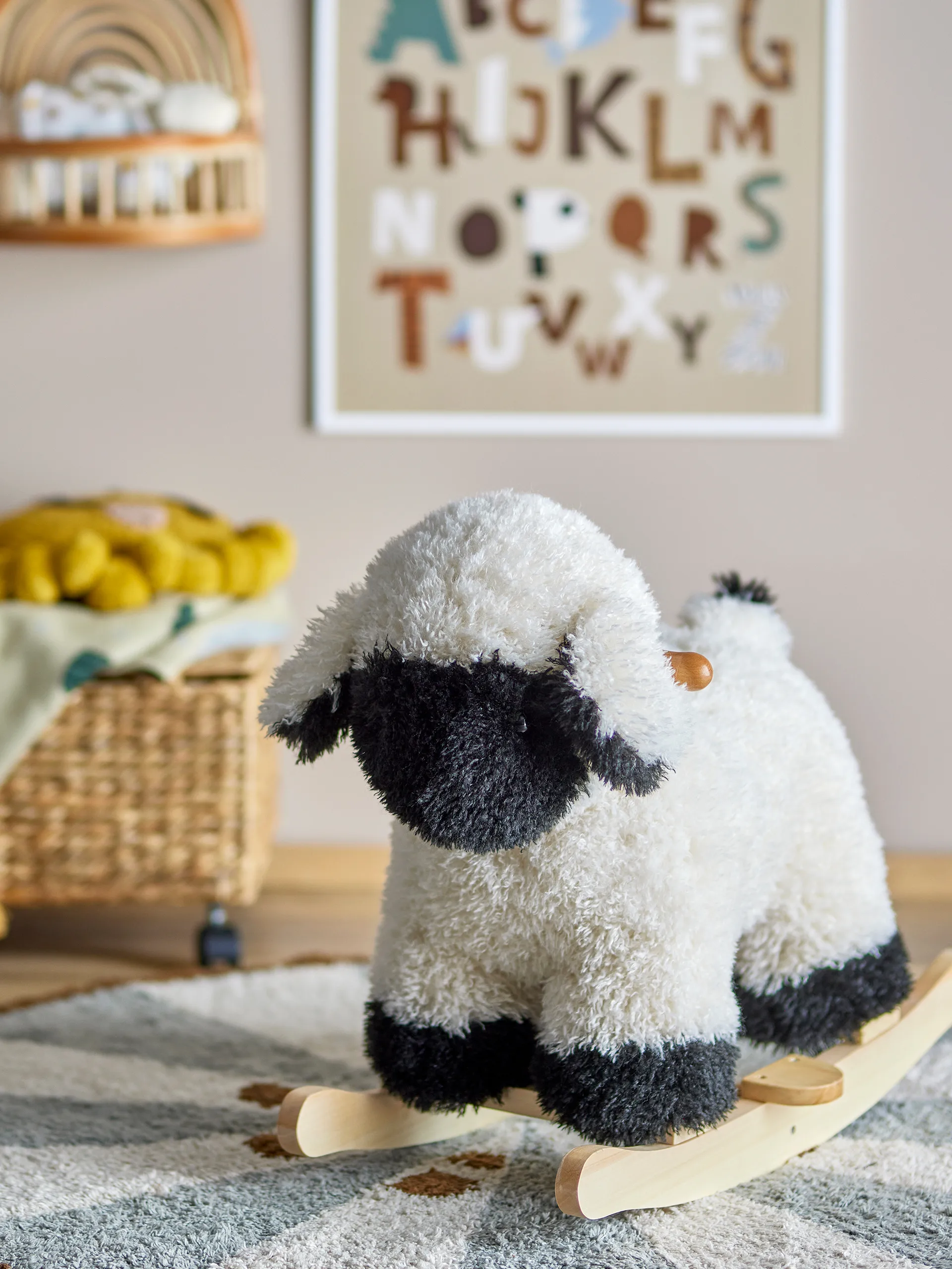 Dolly gyngehest får, Hvid Bloomingville