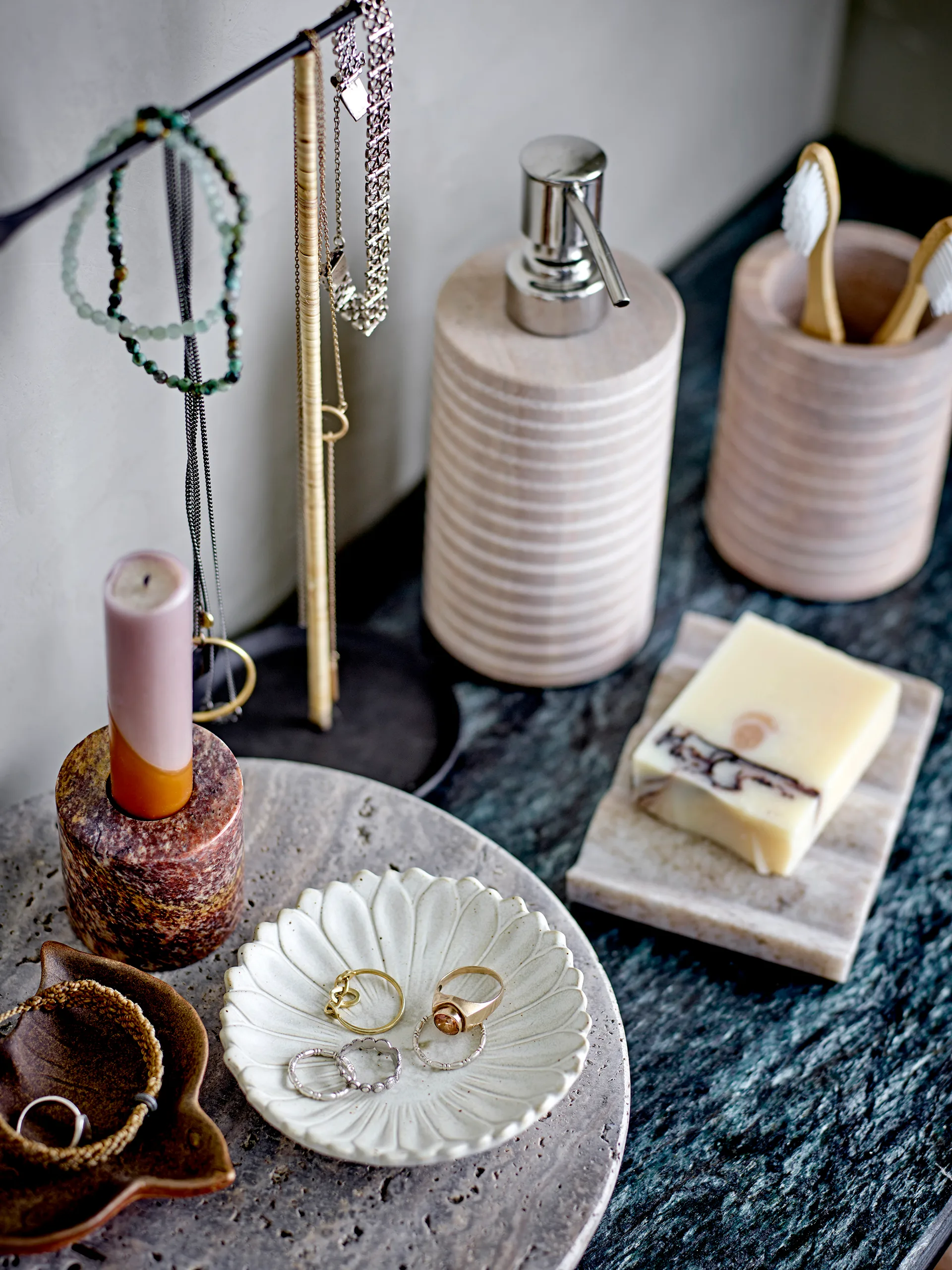 Lava lysestage 2 dele, Sandsten Bloomingville