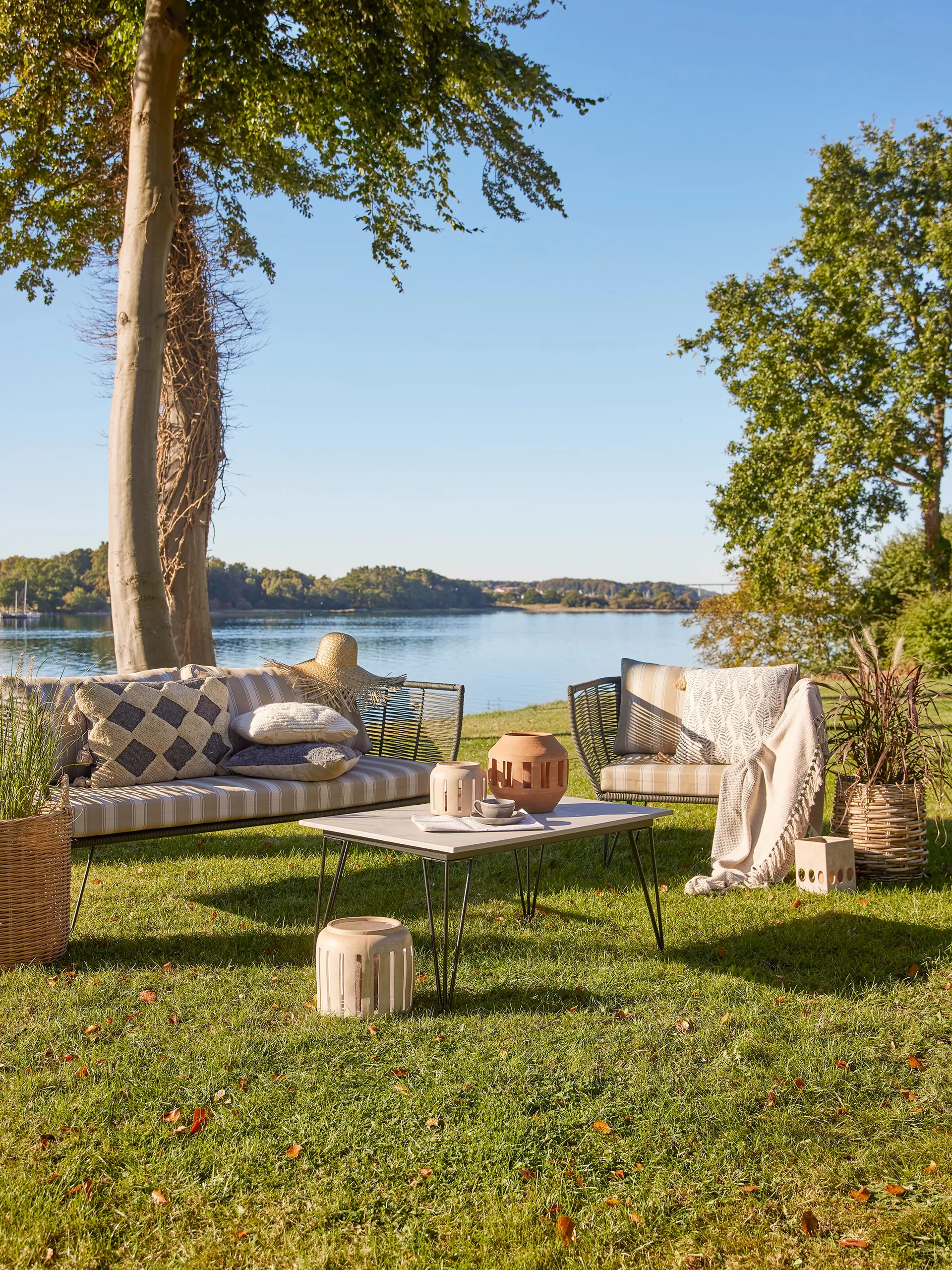 Mundo sofabord 60x90 cm, Cement Bloomingville