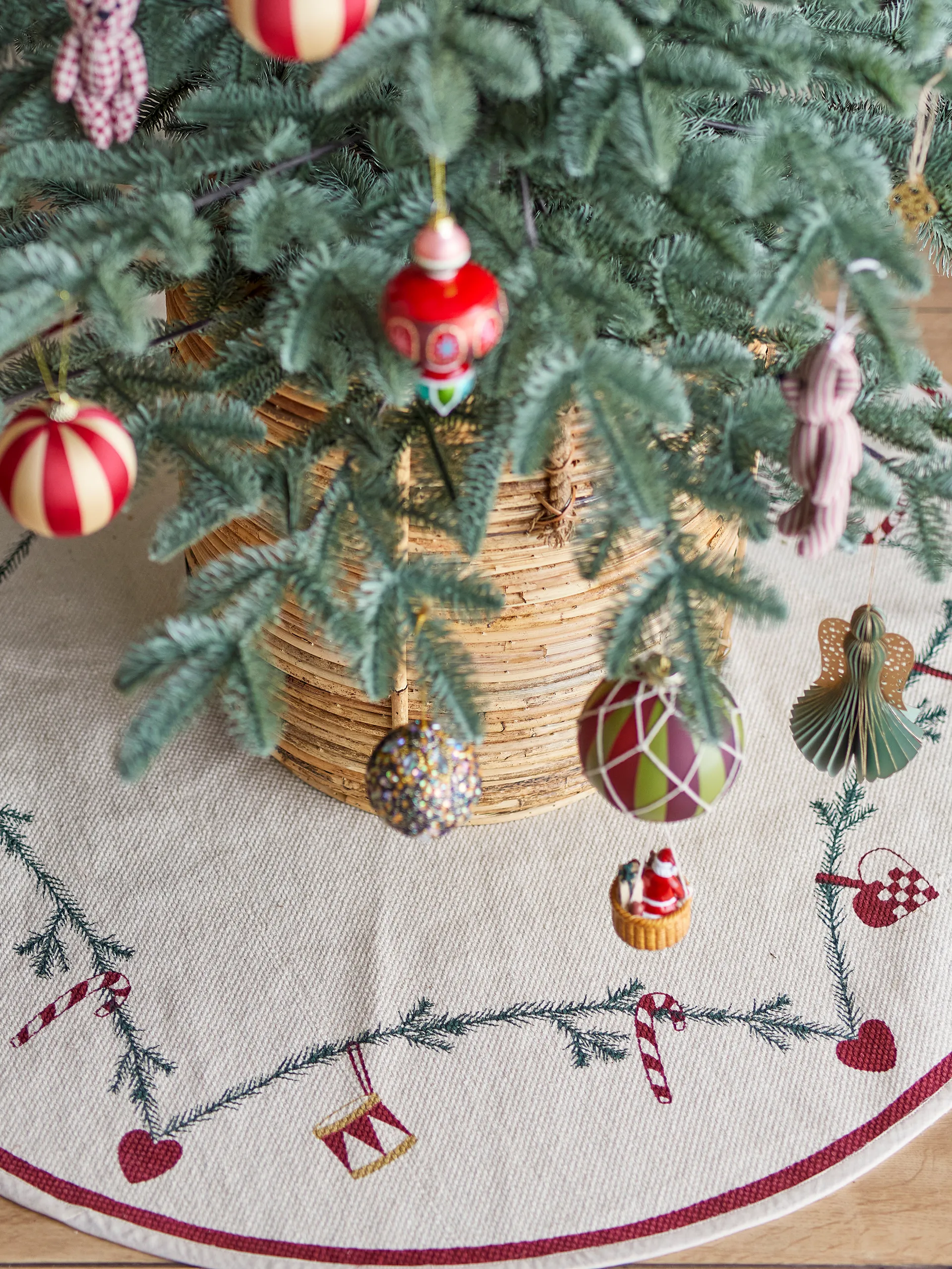 Yule juletræstæppe Ø110 cm, Rød Bloomingville