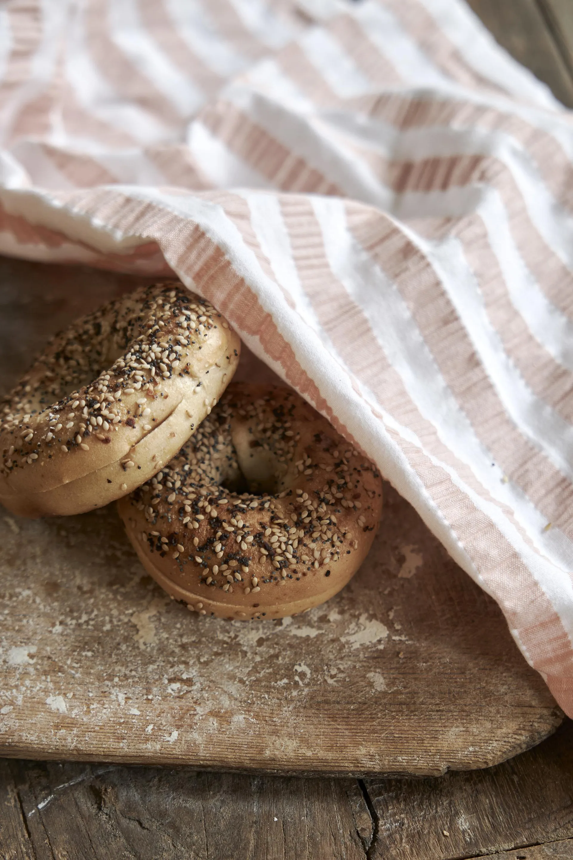 Alina viskestykke 50x70 cm, Lyserød-hvid Boel & Jan