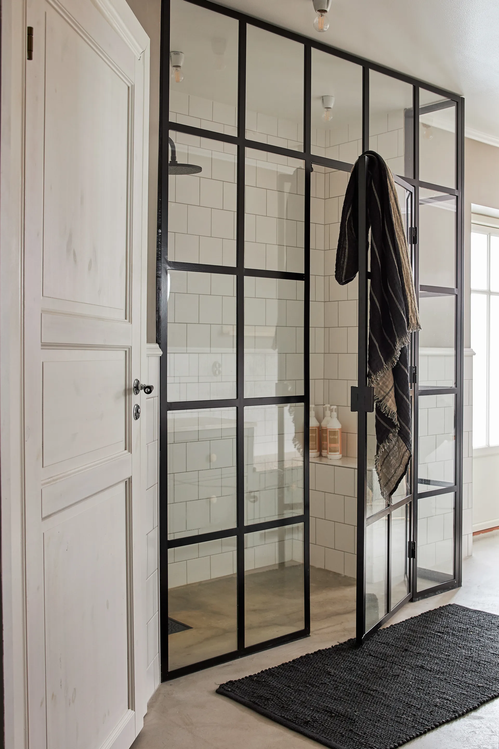 Merida jutetæppe sort, 70x140 cm Boel & Jan