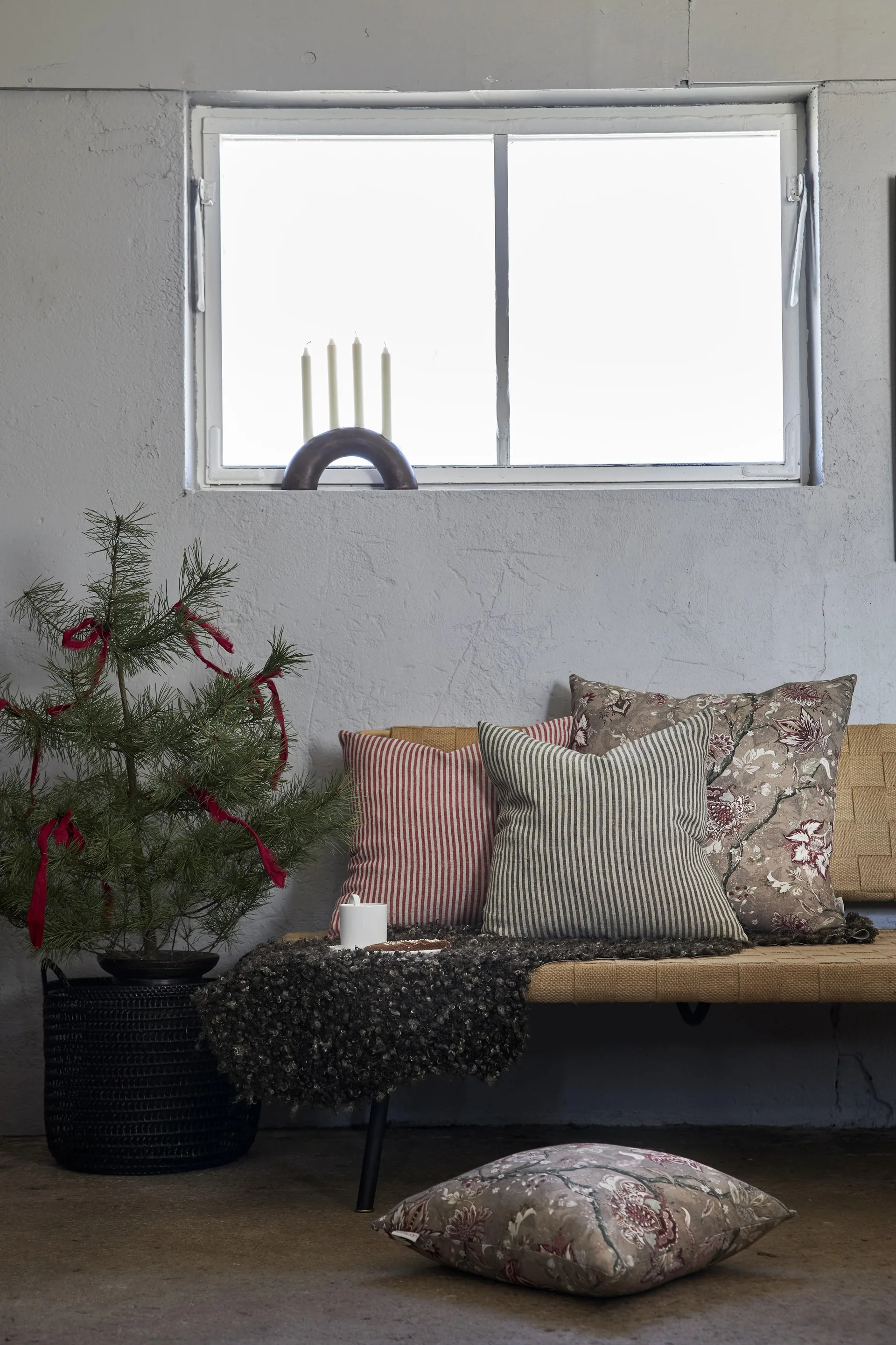 Rough Linen Stripe pudebetræk 45x45 cm, Rød Boel & Jan