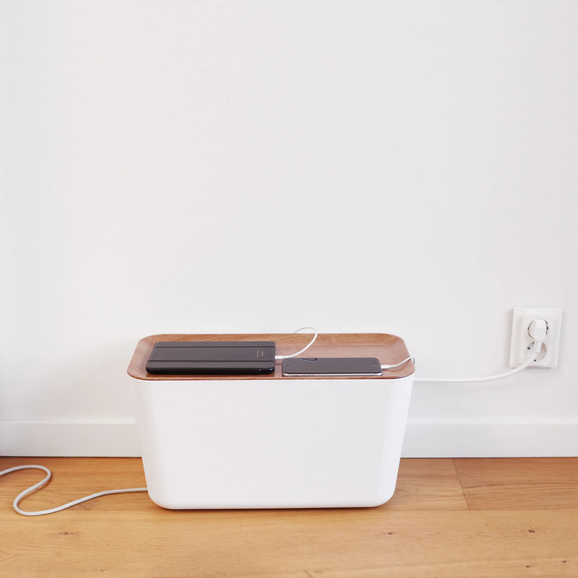 Cable Organiser XXL kabelskjuler, Træ/Hvid Bosign