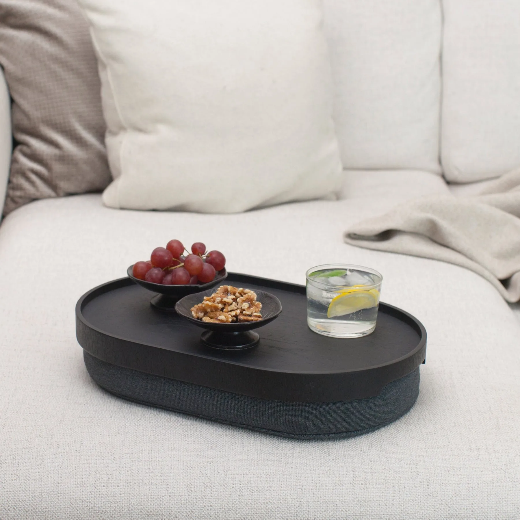 CurveLine anti-slip knæbakke 39x26 cm, Sort piltræ-grå Bosign