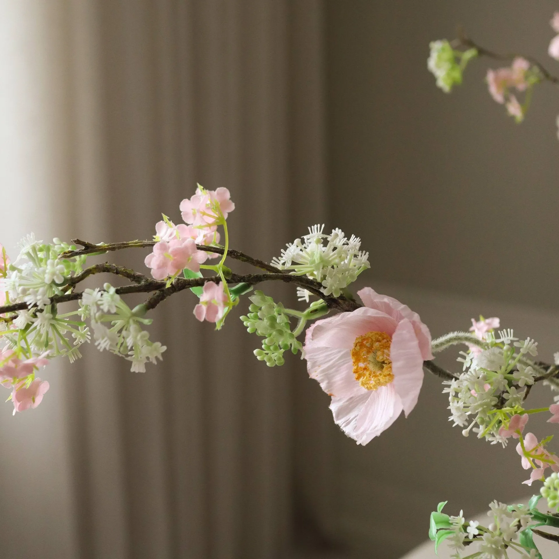 Blossom Veil kunstig buket, Valmue, snøpil Botané