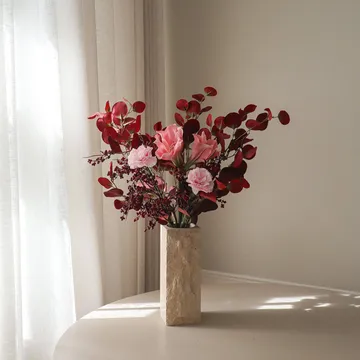 Burgundy blush kunstig buket - Amaryllis, nellike, bærgrene, eukalyptus, 84 cm - Botané