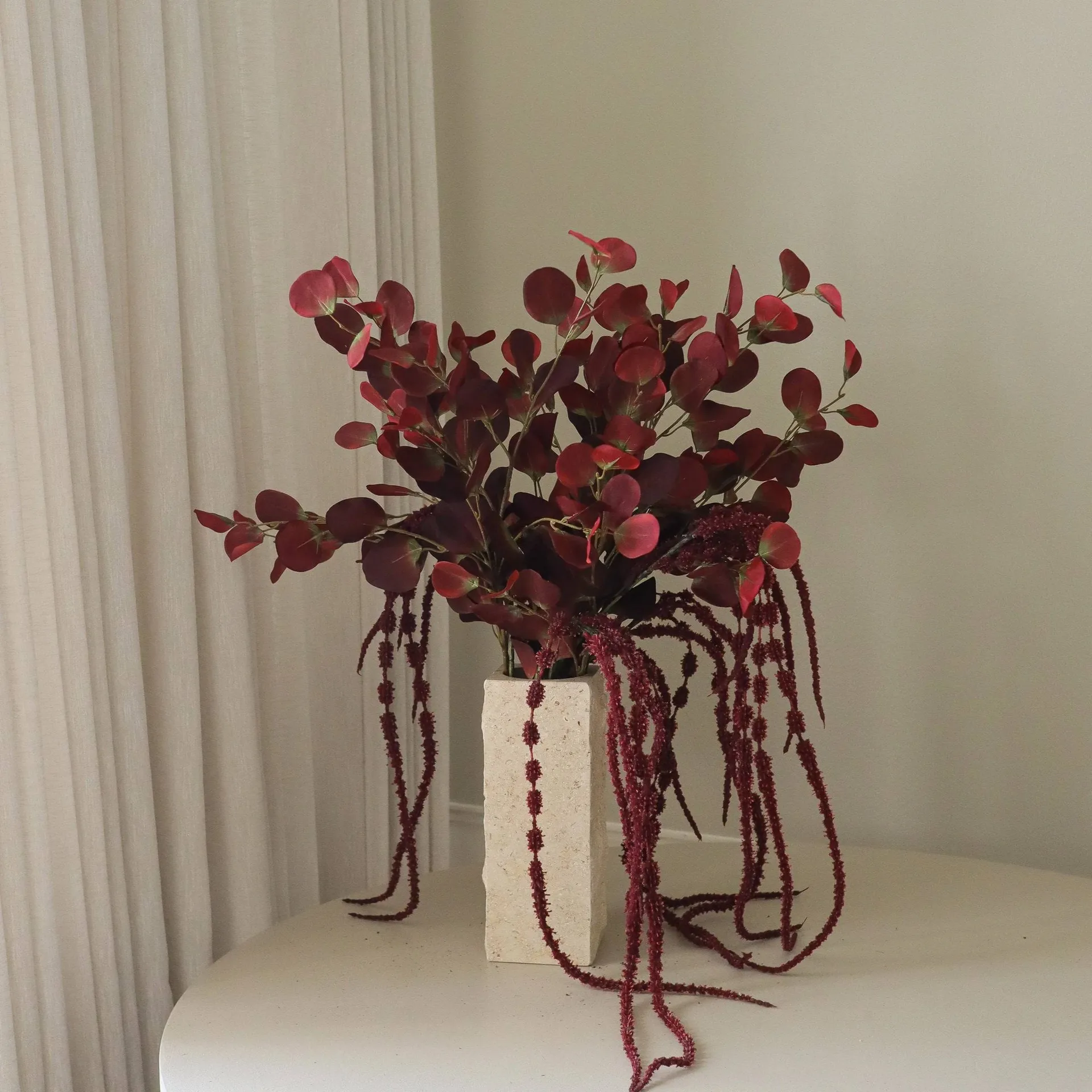 Burgundy veil kunstig buket, Eukalyptus, amarant, 84 cm Botané