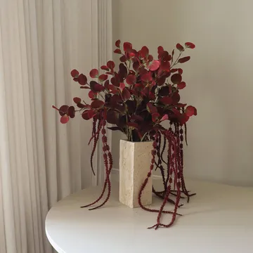 Burgundy veil kunstig buket - Eukalyptus, amarant, 84 cm - Botané
