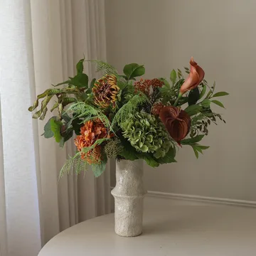 Cedar Grove kunstig buket - Hortensia-halvkaktusdahlia-kalla, 90 cm, 14 stk - Botané