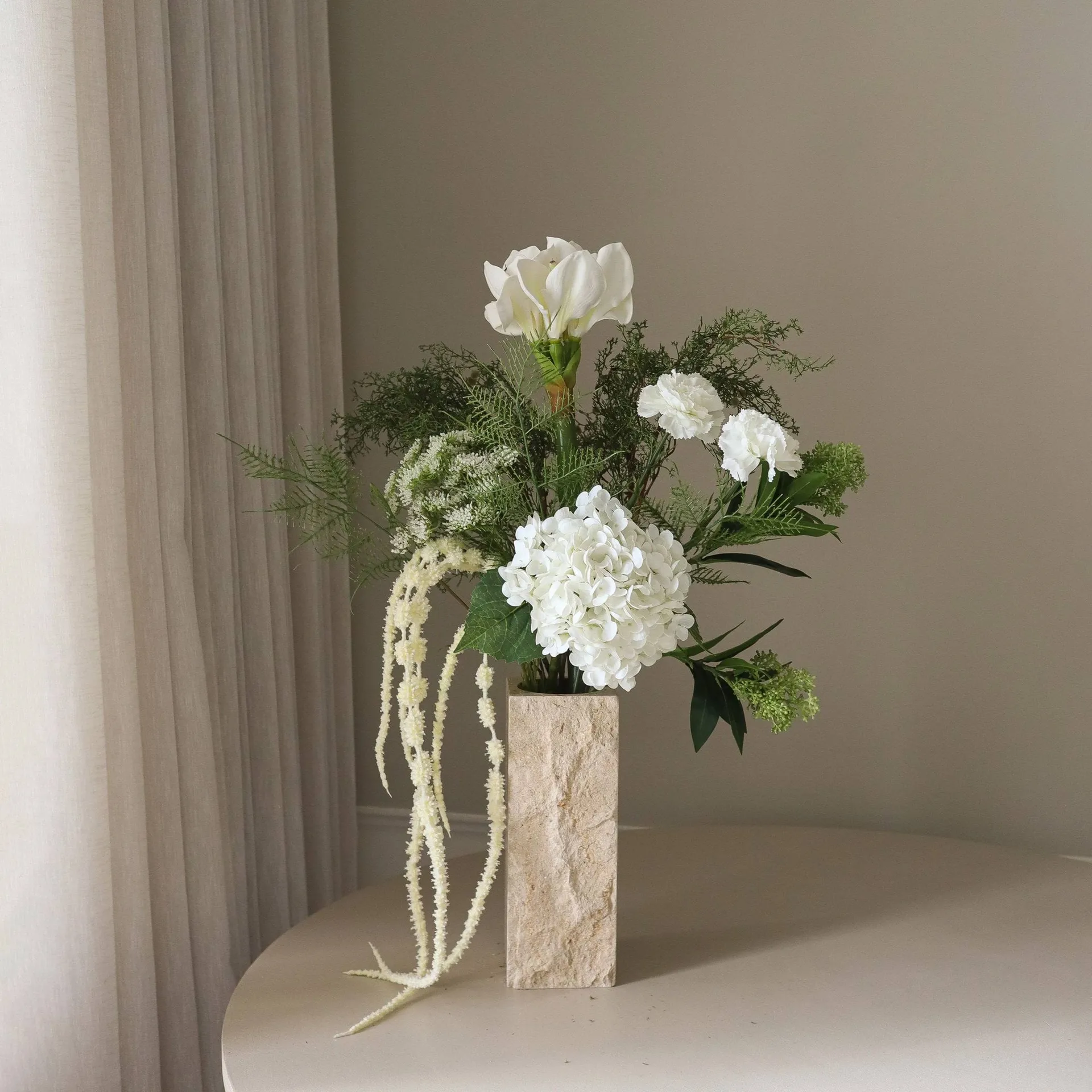 Frosted garden kunstig buket, Amaryllis, hortensia, nelliker, amarant, 90 cm Botané
