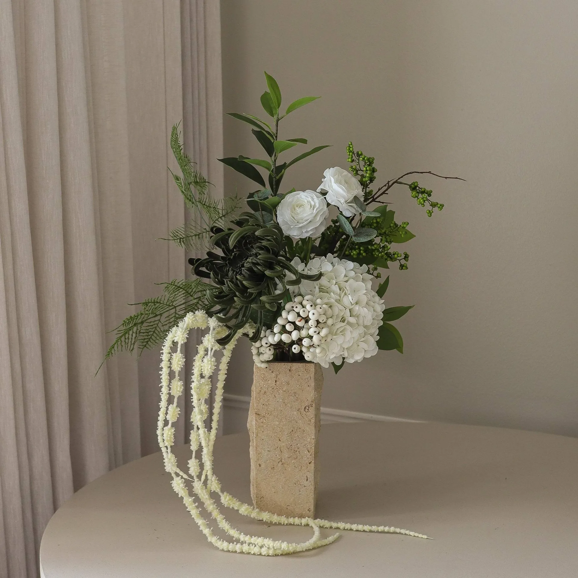 Green veil kunstig buket, Ranunkel, hortensia, amarant, 85 cm Botané