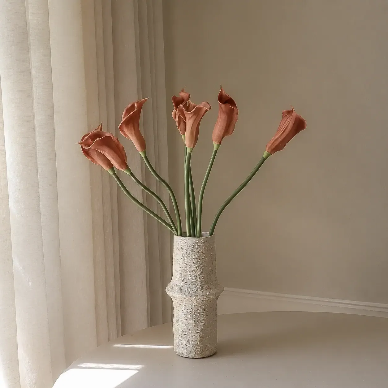 Kalla lilja kunstig buket, Brun, 62 cm, 8 stk. Botané