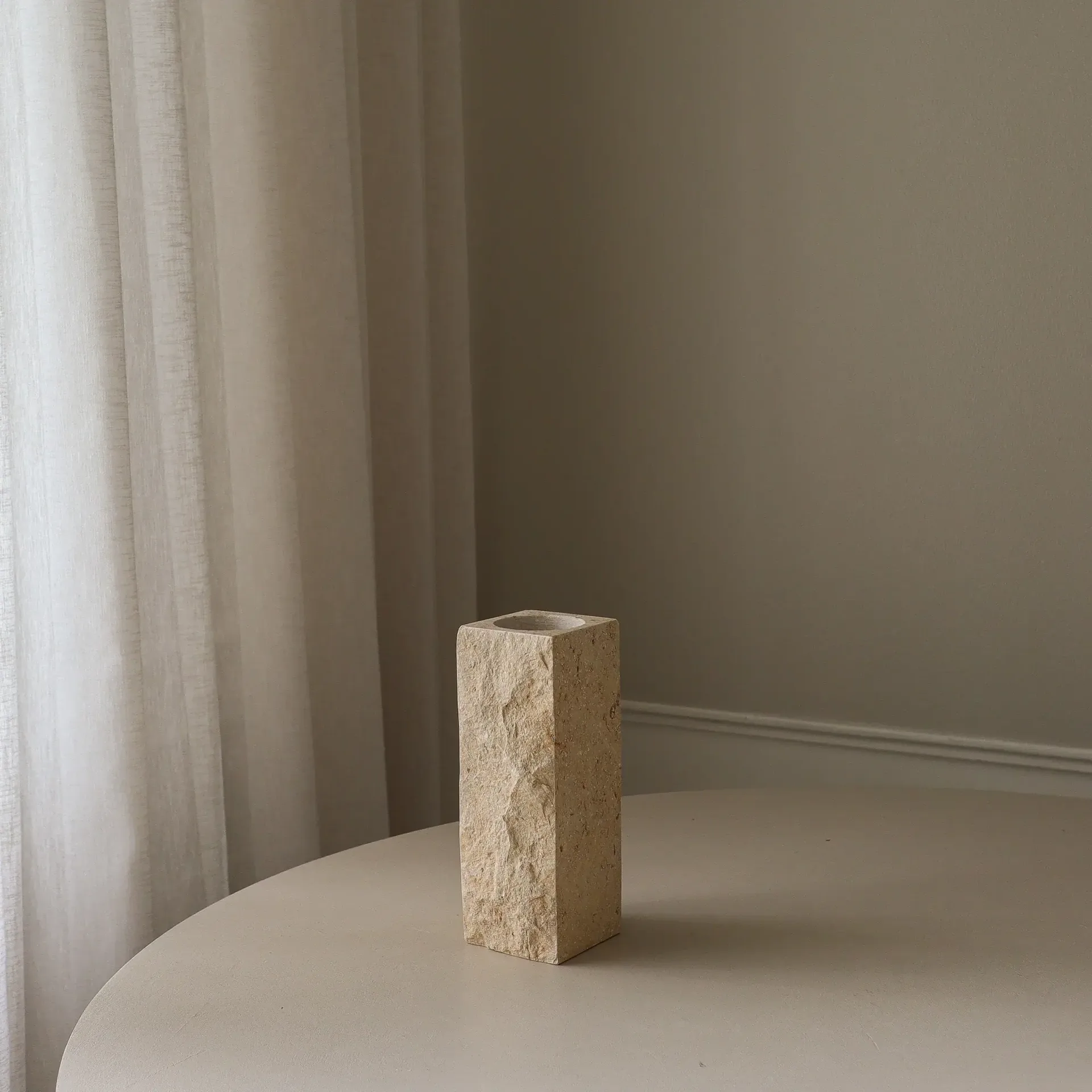 Limestone Edge marmorvase, Small, 25 cm Botané