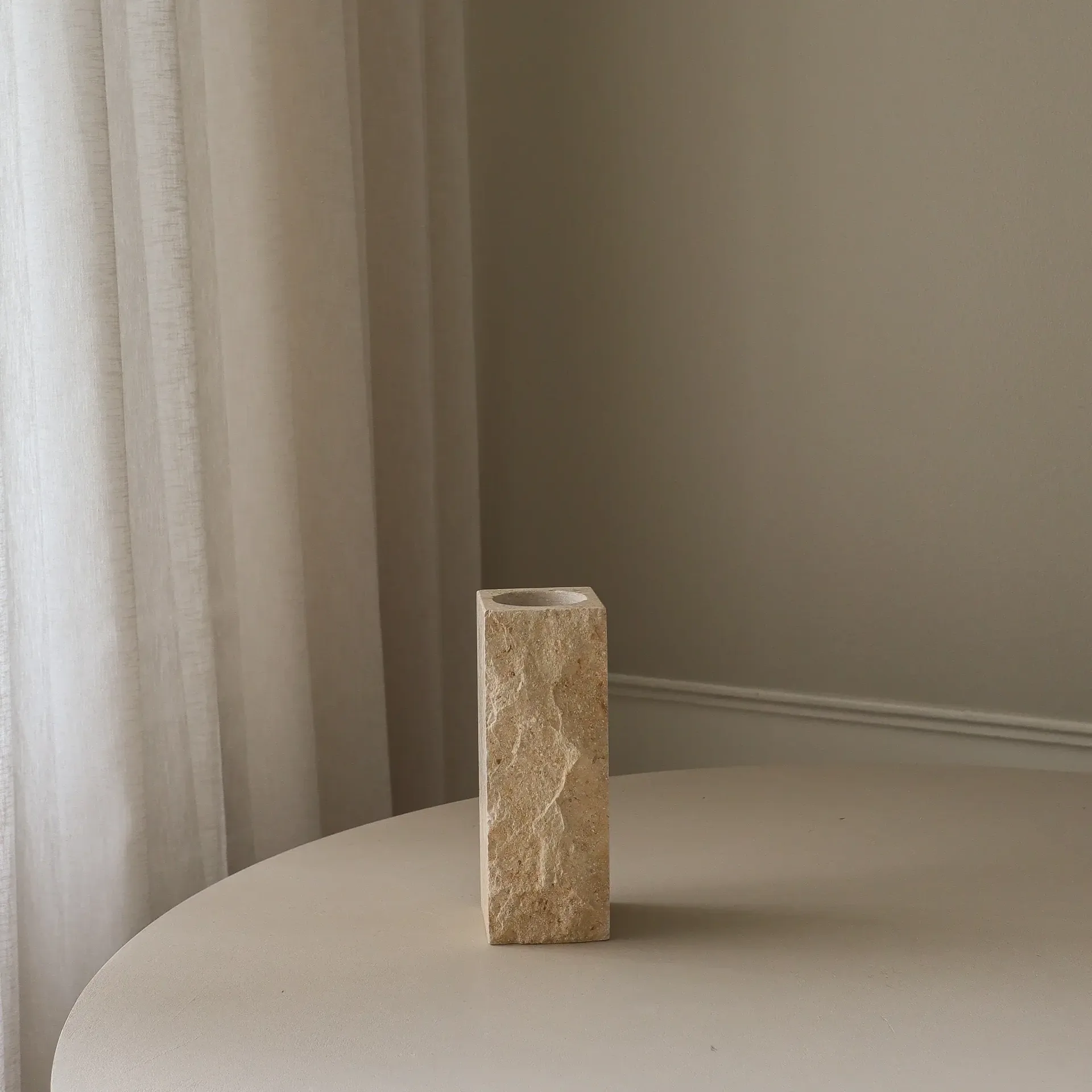 Limestone Edge marmorvase, Small, 25 cm Botané