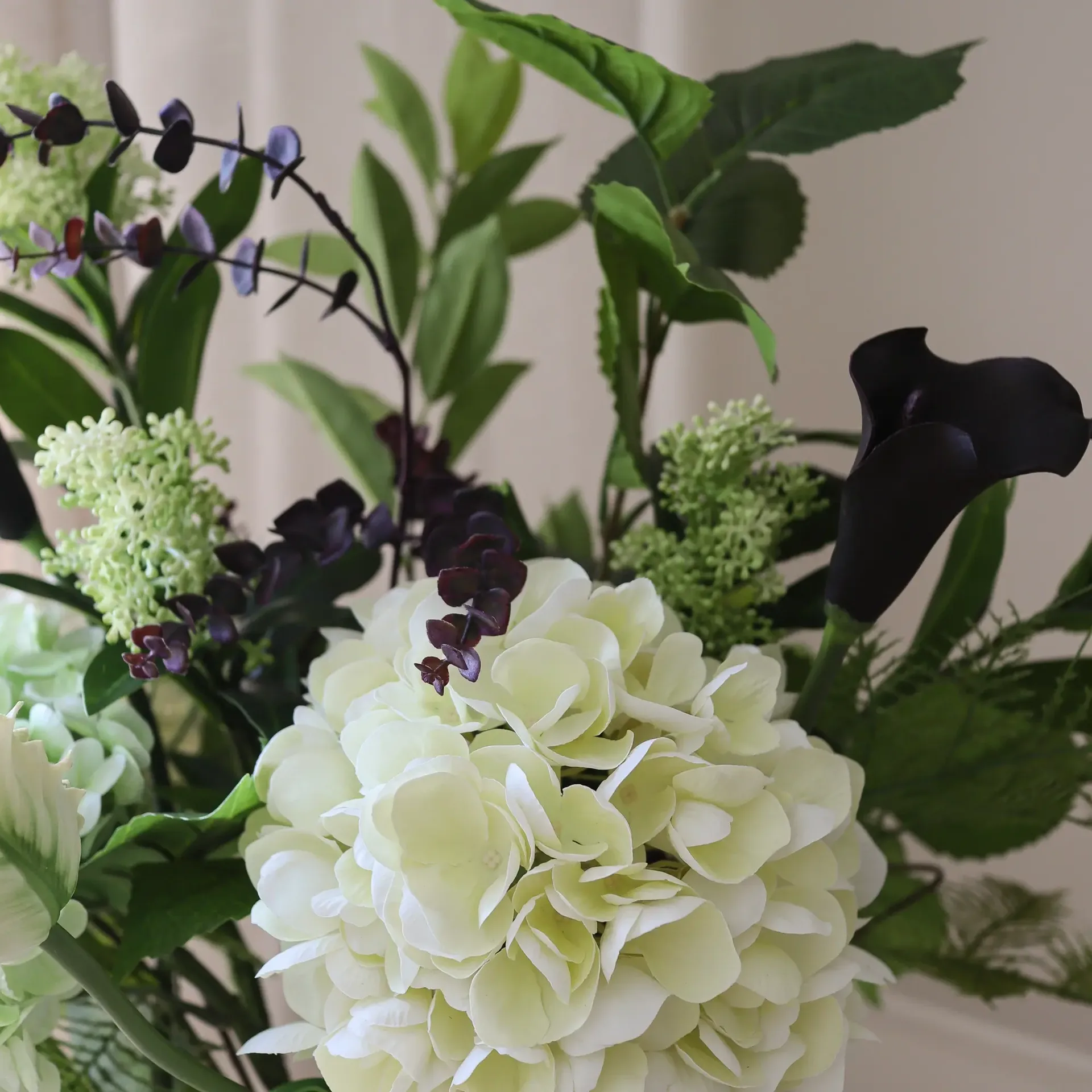 Moonlit Garden kunstig buket, Hortensia-papegøjetulipan-kalla, 106 cm, 17 stk. Botané