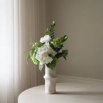 Smashed Avocado kunstig buket - Hortensia-pion-amarant-skimmiabær-eukalyptus 12 stk - Botané