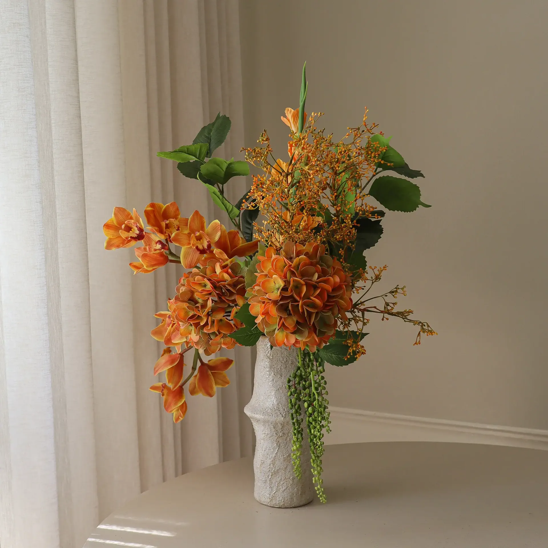 The Orangery kunstig buket, Cymbidiumorkidé-gladiolus-hortensia, 85 cm, 10 stk Botané