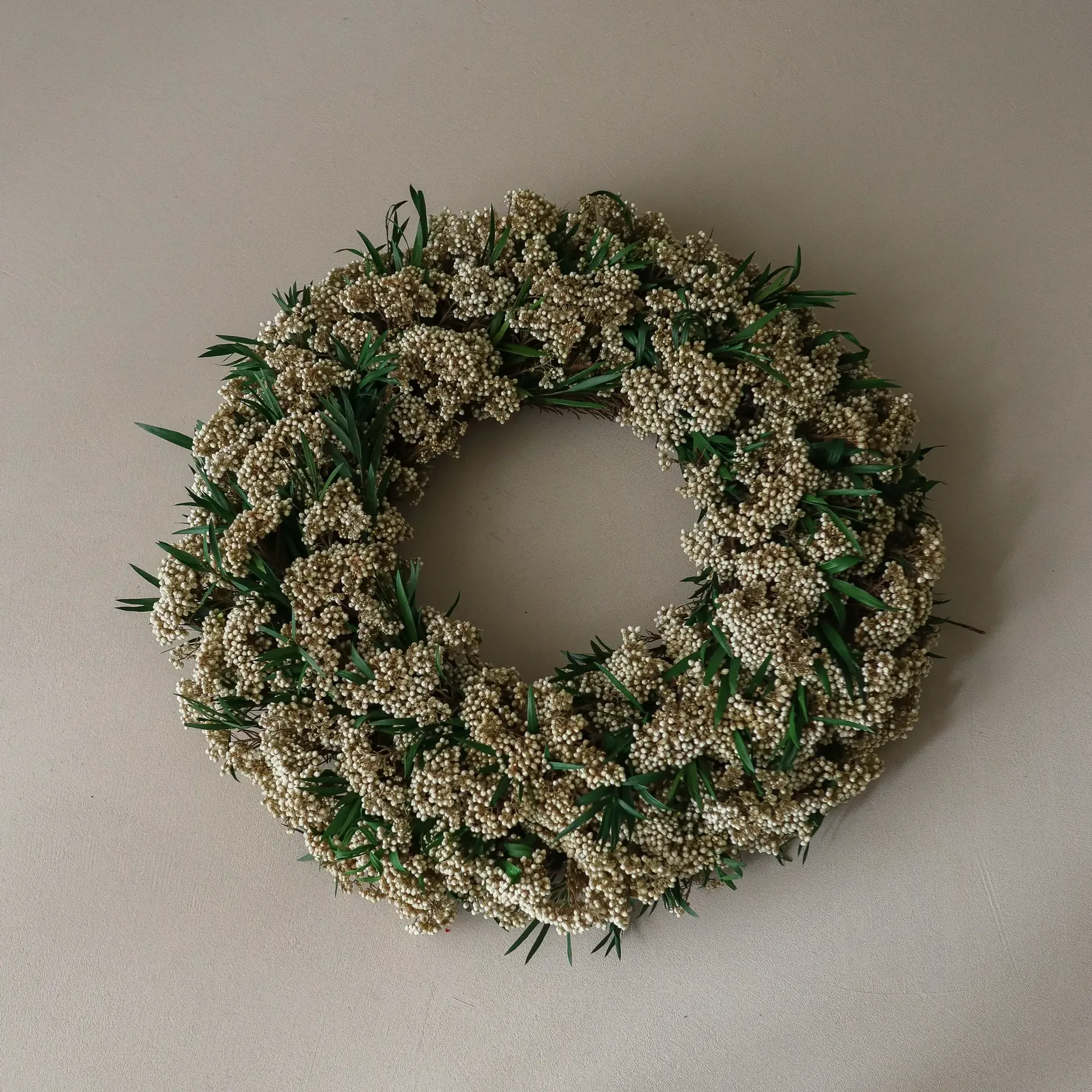 Whisper Meadow Wreath blomsterkrans, Risblomma, Ø40 cm Botané