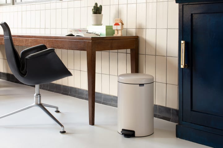 New Icon pedalspand 20 liter, Soft beige Brabantia