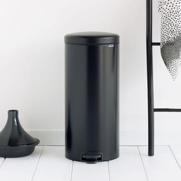 New Icon pedalspand 30 liter - mat black (sort) - Brabantia