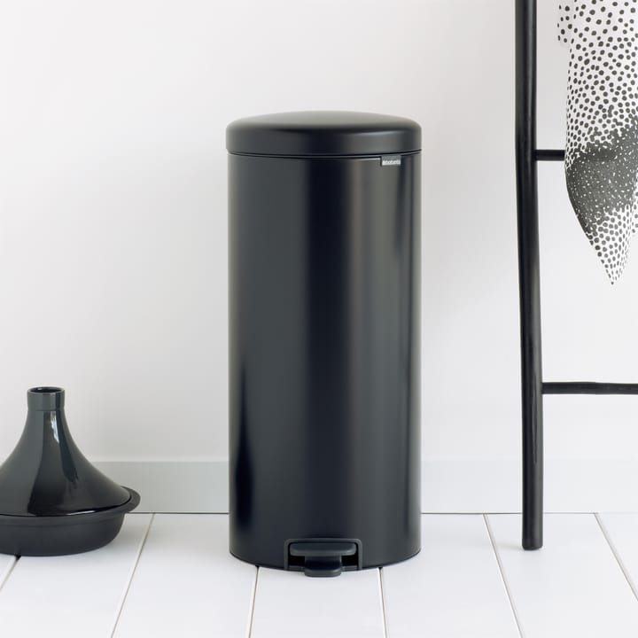 New Icon pedalspand 30 liter, mat black (sort) Brabantia